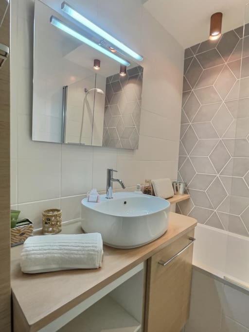 "L'Horizon" De Miss.K Conciergerie Apartment Macon Bagian luar foto